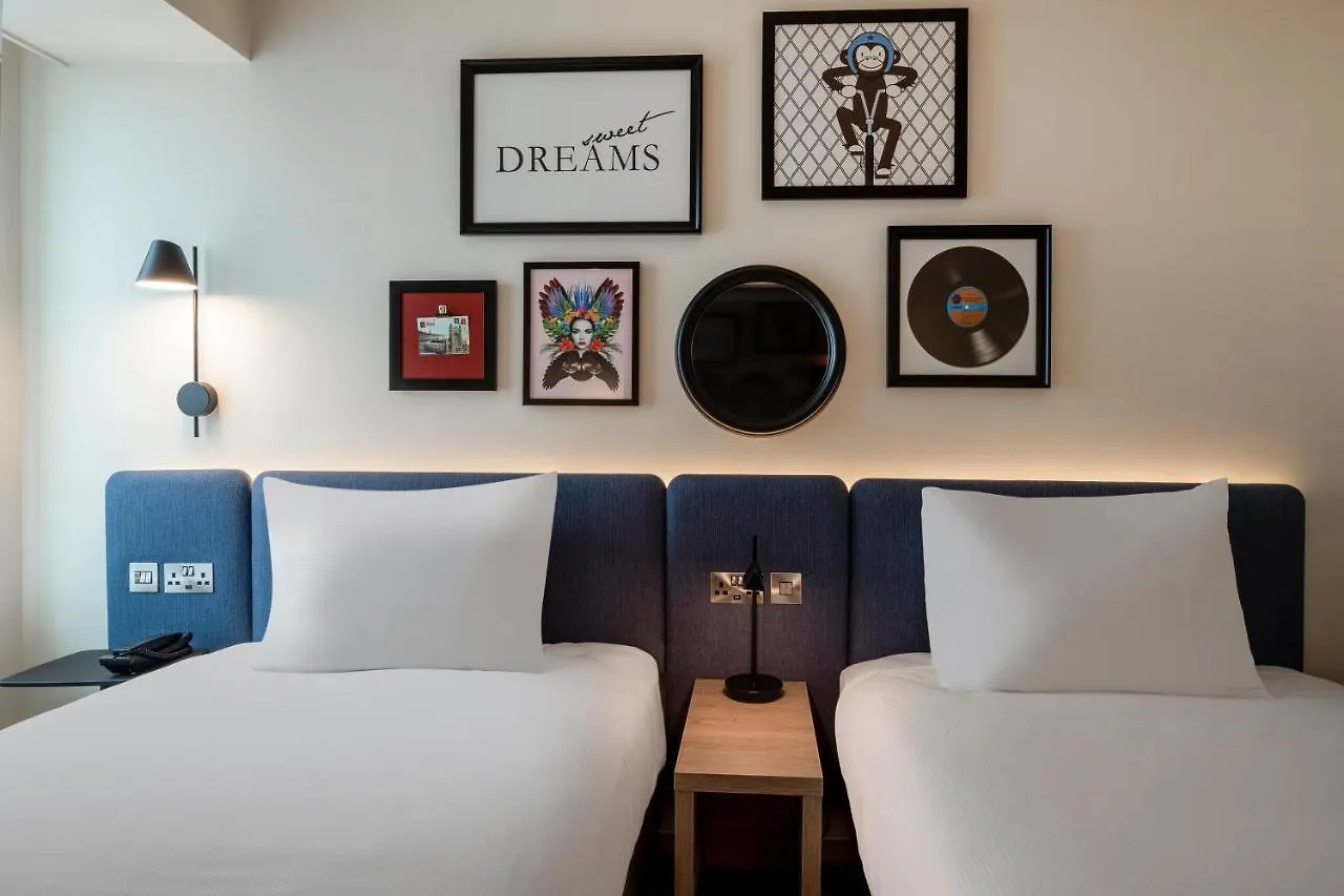 Hampton By Hilton London City 4*,