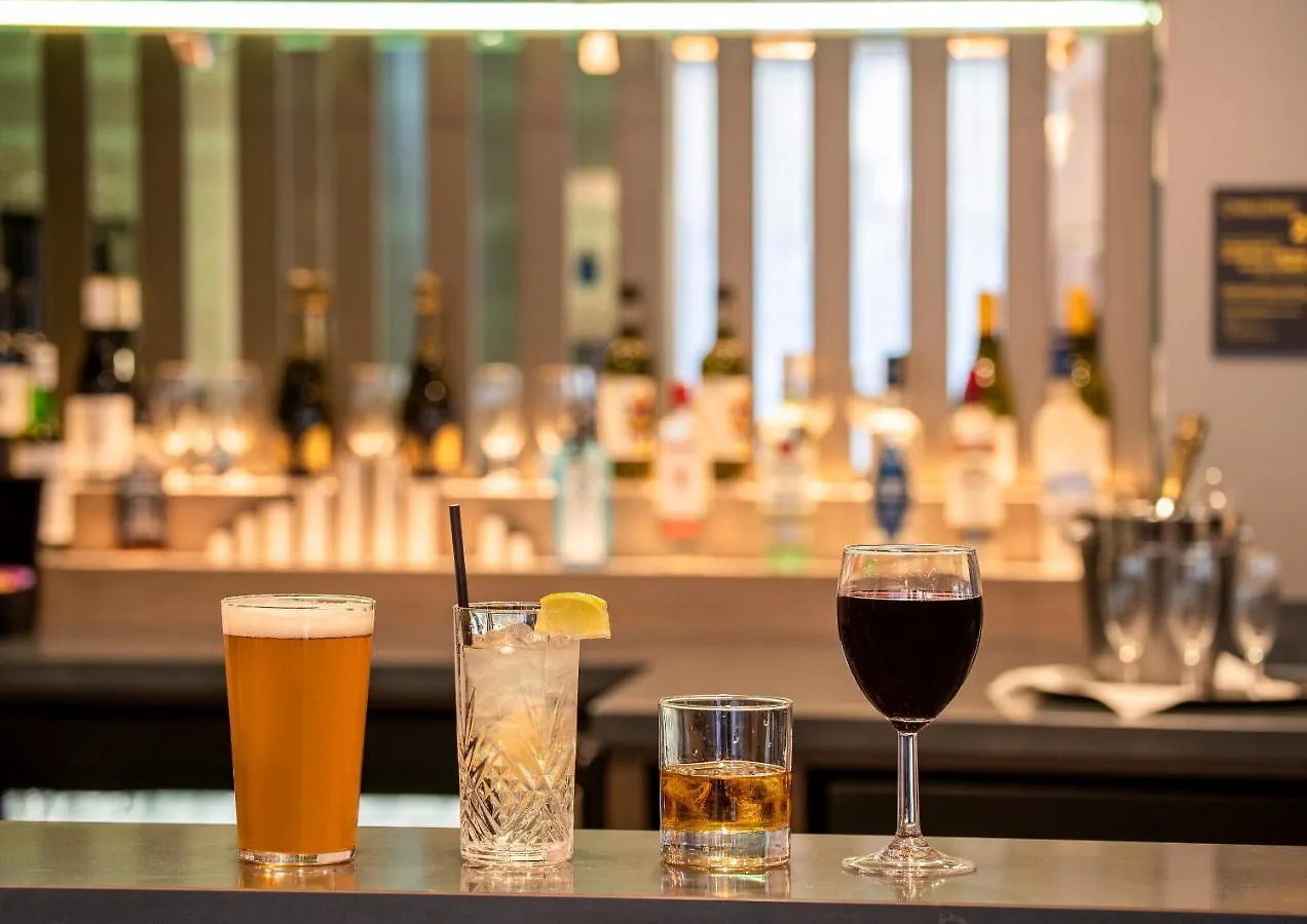 Hampton By Hilton London City Hotel
