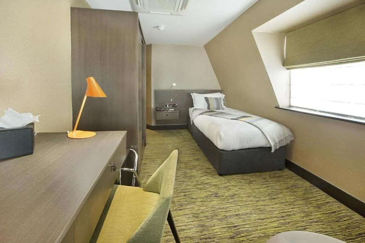 Hampton By Hilton London City 4*,
